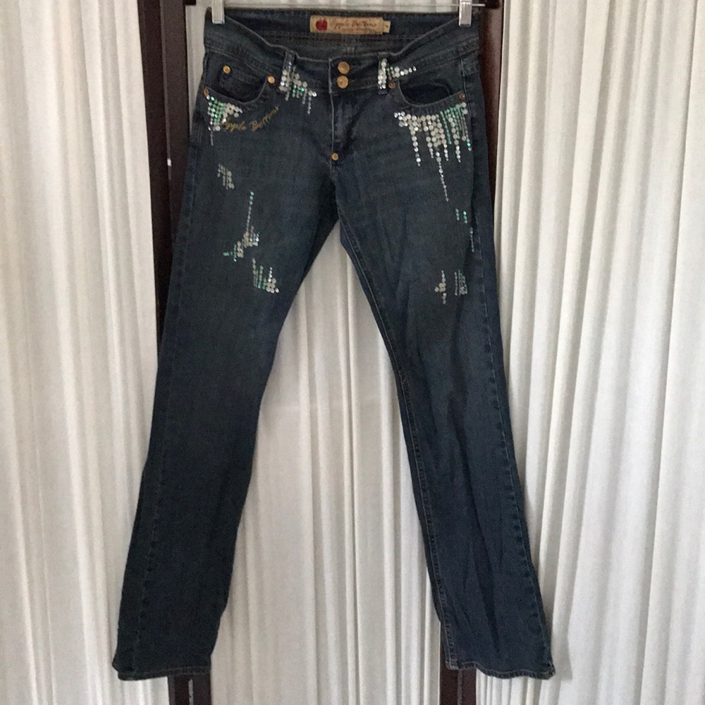 Apple Bottoms embroidery jeans